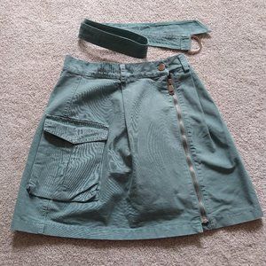 💕Cristina Lei XS distressed green cargo mini skirt